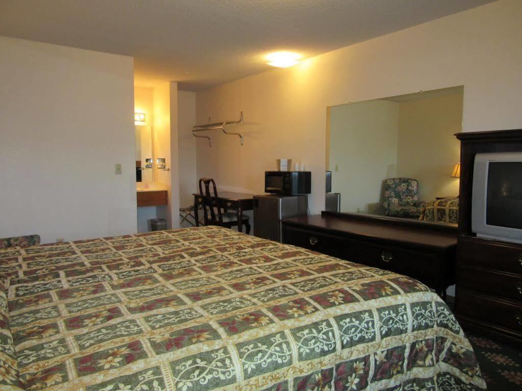 Western Holiday Motel Wichita Esterno foto