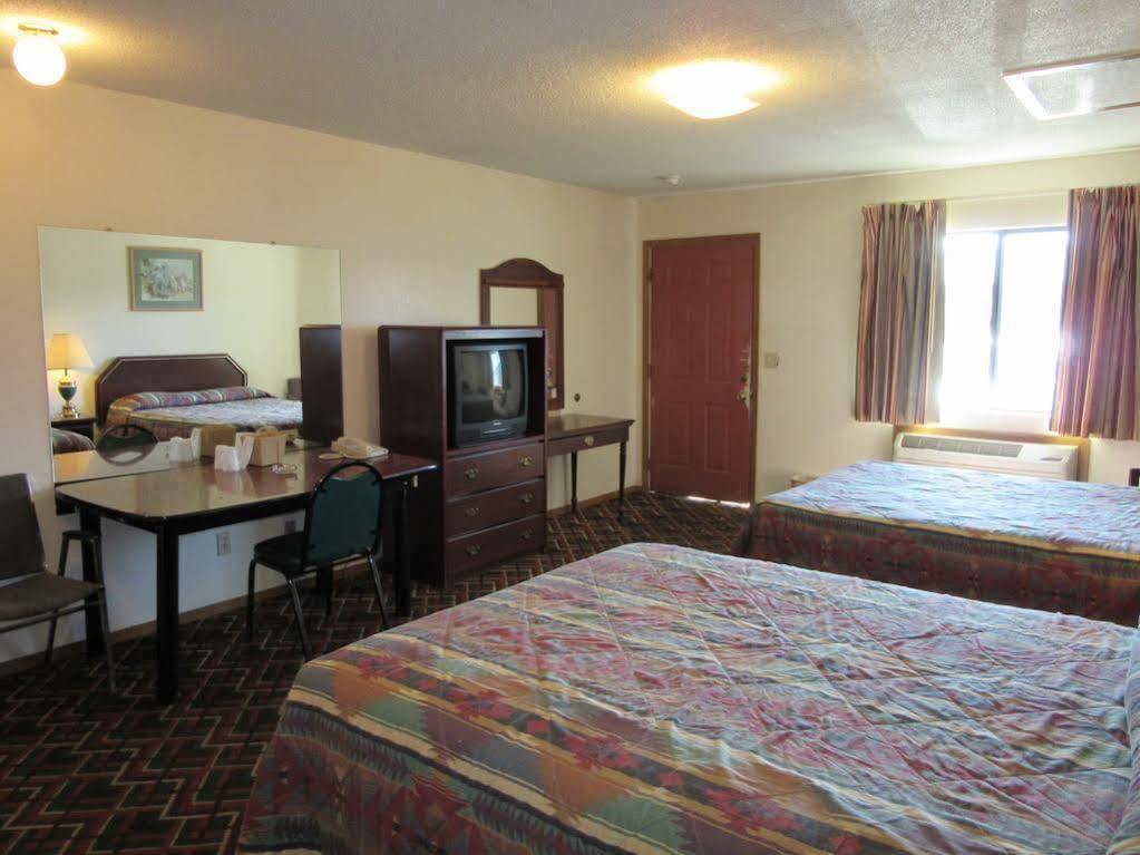 Western Holiday Motel Wichita Esterno foto