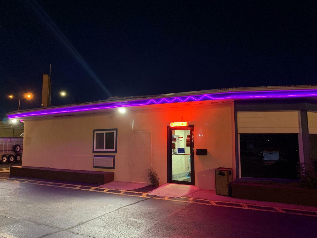 Western Holiday Motel Wichita Esterno foto